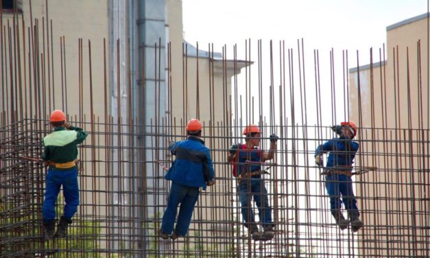 Can You Install Formwork Without a Crane?