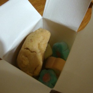 Jael loved these sweet treats from @itsmemamanee! So many goodies from the @mommybloggersphilippines Halloween event!