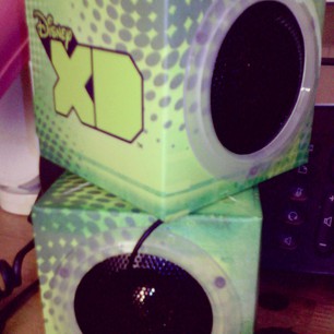 These Eco Speakers are so cool! Unfortunately, they're not working. :( Hope Bastian can work his magic on these.