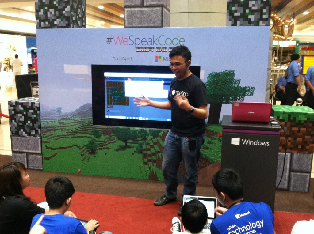 wespeakcode microsoft coding event art of being a mom www.artofbeingamom.com 05