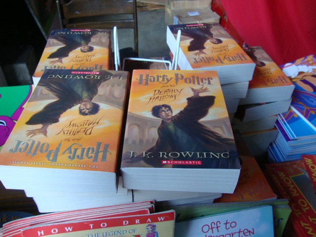scholastic warehouse sale book sale harry potter art of being a mom www.artofbeingamom.com 01