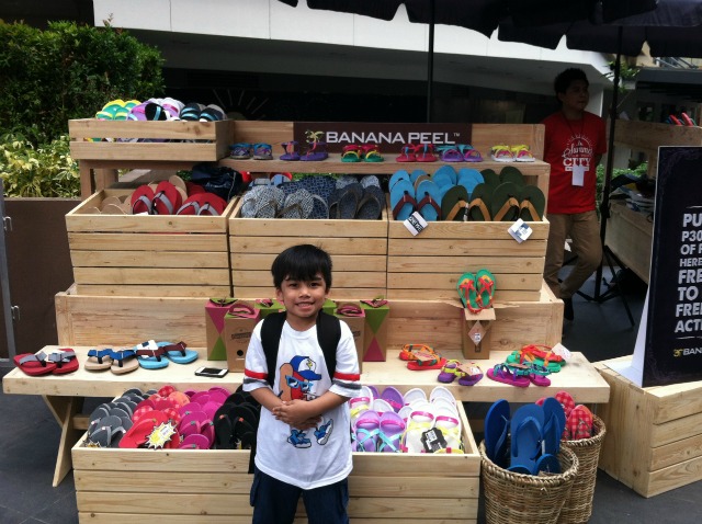 banana peel slippers summer city event lifestyle mommy blogger www.artofbeingamom.com 09