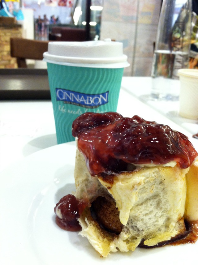 cinnabon cinnamon rolls estancia capital commons lifestyle mommy blogger www.artofbeingamom.com 02