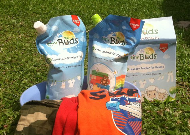 tiny buds natural baby laundry wash soap fabric softener lifestyle mommy blogger www.artofbeingamom.com04