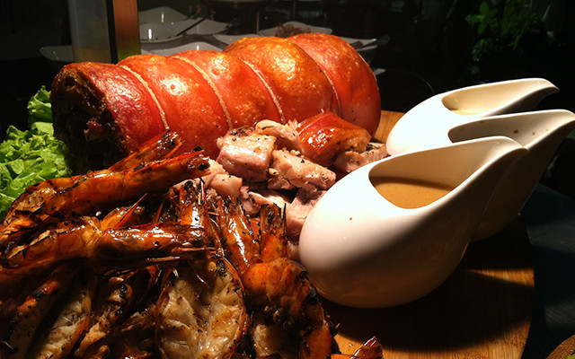 Hotel Rembrandt dinner buffet