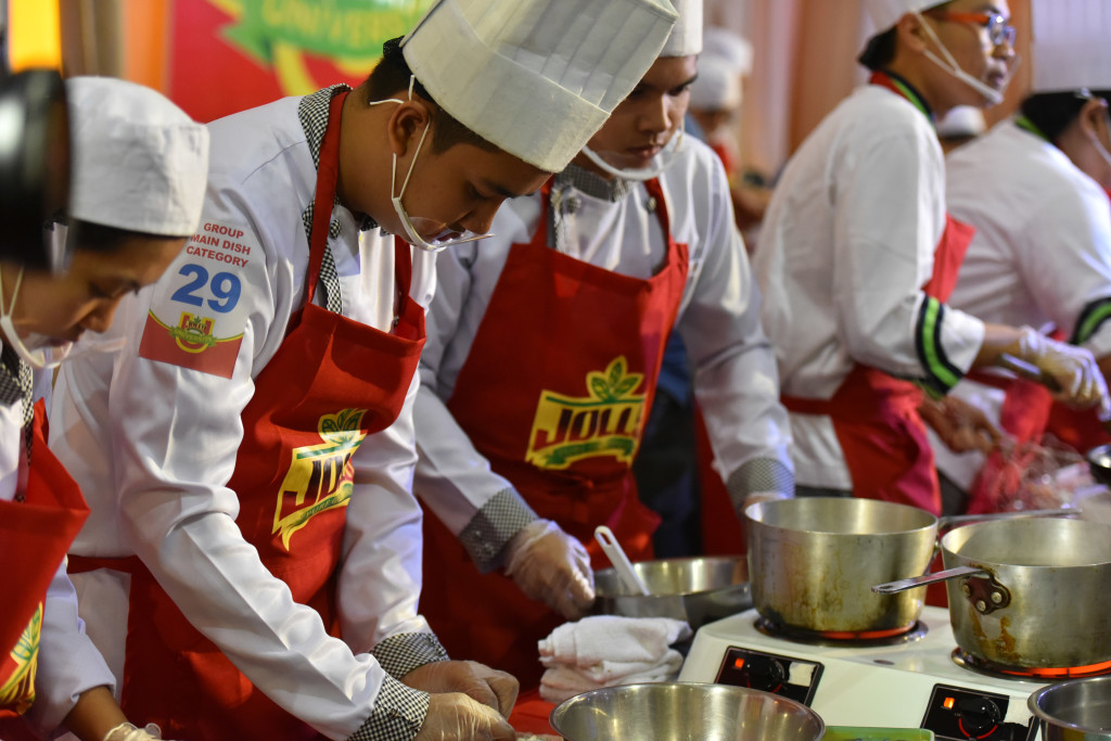 The participants of the JOLLY University Group Category Cook Off